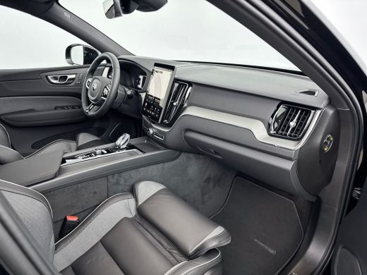 Volvo  XC60 T6 Recharge Plus Black Edition | 21" | Panoramadak | Head-Up | 360 Camera | Getint Glas | Harman ... ActivLease financial lease