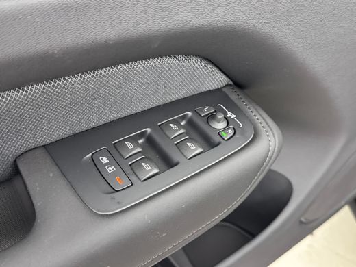 Volvo  XC60 T6 Recharge Plus Black Edition | 21" | Panoramadak | Head-Up | 360 Camera | Getint Glas | Harman ... ActivLease financial lease