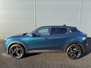 Alfa Romeo Junior 1.2 Turbo Hybrid Ibrida Sport Speciale (Stoelverwarming - Elektrische Klep - LED - 18"- Adaptieve...