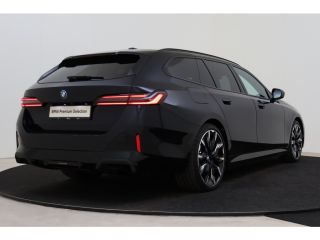 BMW i5 eDrive40 M Sport / Panoramadak / Trekhaak / Stoelventilatie / Bowers & Wilkins / M Sportonderstel...