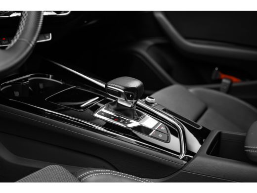 Audi A4 Avant 40 TFSI S edition Competition 204PK | Trekhaak | B&O Audio | Sfeerverlichting | Optiek Pakk... ActivLease financial lease