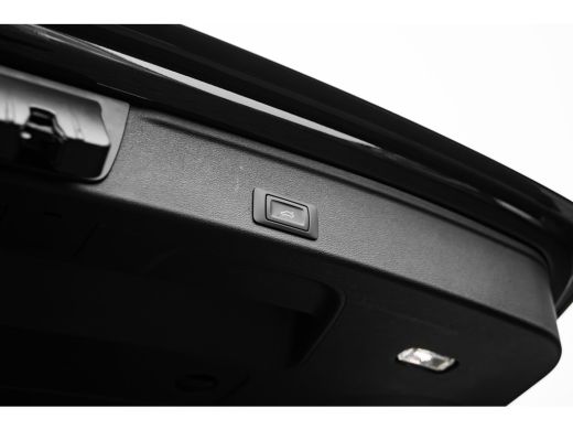 Audi A4 Avant 40 TFSI S edition Competition 204PK | Trekhaak | B&O Audio | Sfeerverlichting | Optiek Pakk... ActivLease financial lease