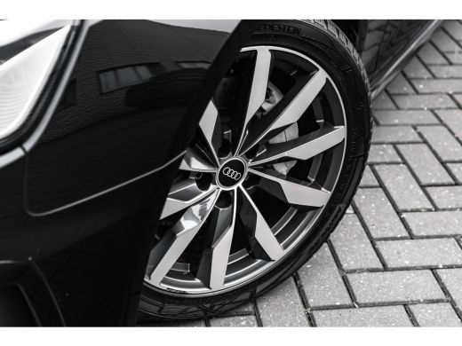 Audi A4 Avant 40 TFSI S edition Competition 204PK | Trekhaak | B&O Audio | Sfeerverlichting | Optiek Pakk... ActivLease financial lease