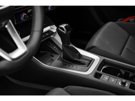 Audi Q3 35 TFSI Advanced edition 150PK | Achteruitrijcamera | Sportstoelen | Keyless Entry | Diefstalalarm ActivLease financial lease