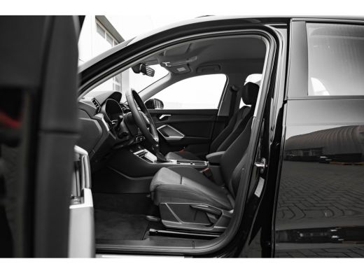 Audi Q3 35 TFSI Advanced edition 150PK | Achteruitrijcamera | Sportstoelen | Keyless Entry | Diefstalalarm ActivLease financial lease