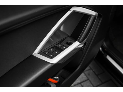 Audi Q3 35 TFSI Advanced edition 150PK | Achteruitrijcamera | Sportstoelen | Keyless Entry | Diefstalalarm ActivLease financial lease
