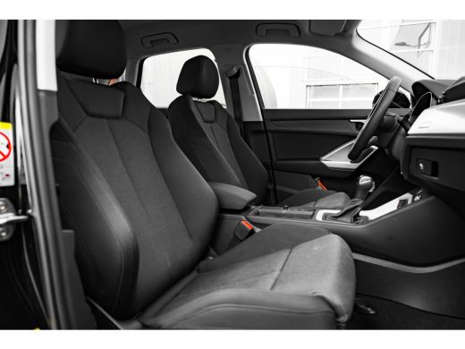 Audi Q3 35 TFSI Advanced edition 150PK | Achteruitrijcamera | Sportstoelen | Keyless Entry | Diefstalalarm ActivLease financial lease