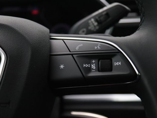 Audi Q3 45 TFSI e S Edition 245PK S-Tronic SOH 99%, Pano-Schuifdak, Trekhaak, 19" LM Velgen, Adaptieve Cr... ActivLease financial lease