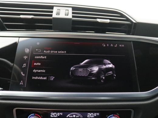 Audi Q3 45 TFSI e S Edition 245PK S-Tronic SOH 99%, Pano-Schuifdak, Trekhaak, 19" LM Velgen, Adaptieve Cr... ActivLease financial lease