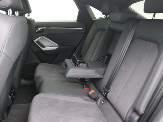 Audi Q3 45 TFSI e S Edition 245PK S-Tronic SOH 99%, Pano-Schuifdak, Trekhaak, 19" LM Velgen, Adaptieve Cr... ActivLease financial lease