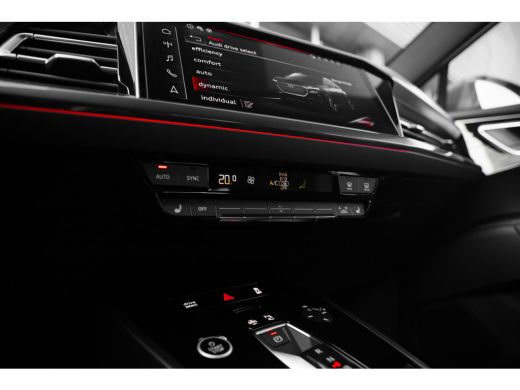 Audi Q4 e-tron S edition | Achterklep, automatisch bedienbaar | Achteruitrijcamera | Adaptive cruise control ActivLease financial lease