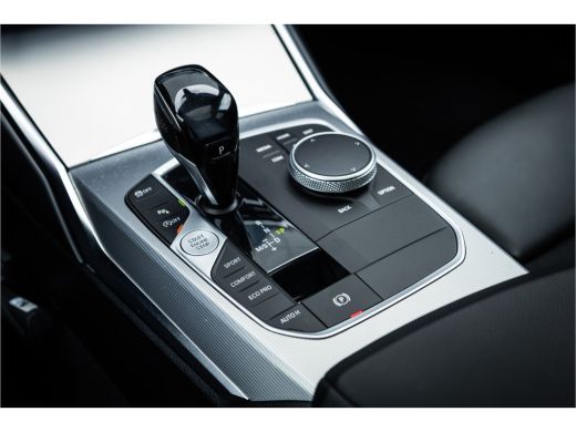 BMW 3 Serie Touring 320i Sportline Panorama / Camera / Individual / HiFi / ActivLease financial lease