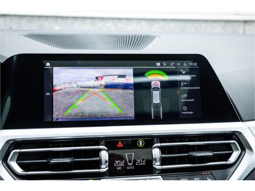 BMW 3 Serie Touring 320i Sportline Panorama / Camera / Individual / HiFi / ActivLease financial lease