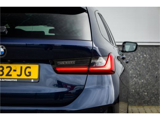 BMW 3 Serie Touring 320i Sportline Panorama / Camera / Individual / HiFi / ActivLease financial lease