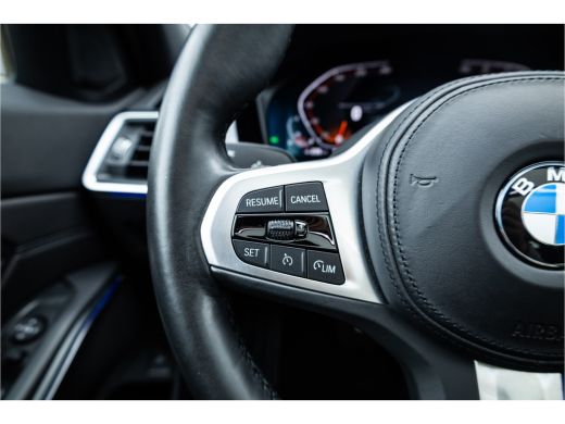 BMW 3 Serie Touring 320i Sportline Panorama / Camera / Individual / HiFi / ActivLease financial lease