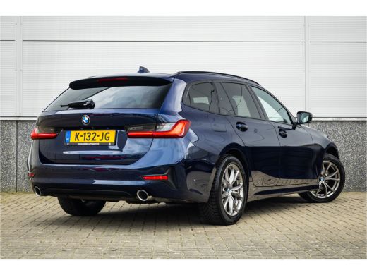 BMW 3 Serie Touring 320i Sportline Panorama / Camera / Individual / HiFi / ActivLease financial lease