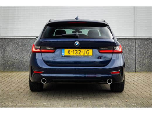 BMW 3 Serie Touring 320i Sportline Panorama / Camera / Individual / HiFi / ActivLease financial lease