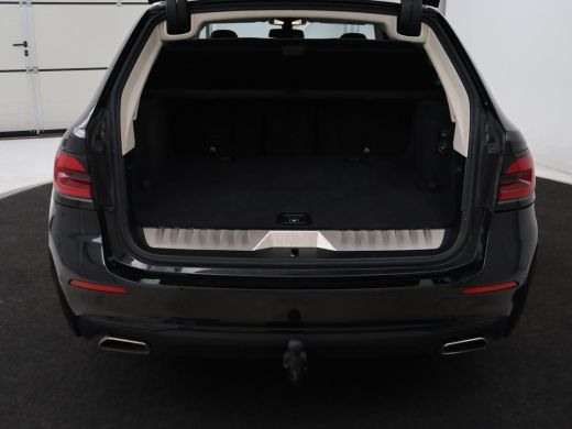 BMW 5 Serie 530e Executive | Leder | Trekhaak | Stoelverwarming | Live Cockpit | Carplay | Achterbankverwarmi... ActivLease financial lease