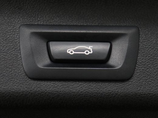 BMW 5 Serie 530e Executive | Leder | Trekhaak | Stoelverwarming | Live Cockpit | Carplay | Achterbankverwarmi... ActivLease financial lease