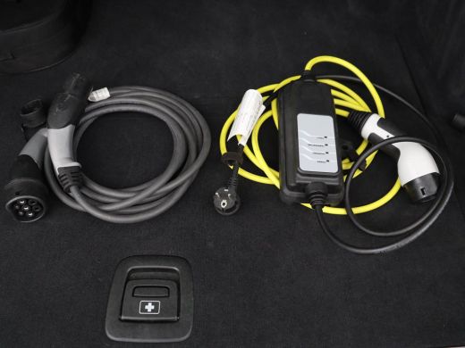 BMW 5 Serie 530e Executive | Leder | Trekhaak | Stoelverwarming | Live Cockpit | Carplay | Achterbankverwarmi... ActivLease financial lease