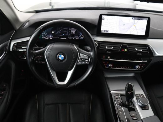 BMW 5 Serie 530e Executive | Leder | Trekhaak | Stoelverwarming | Live Cockpit | Carplay | Achterbankverwarmi... ActivLease financial lease