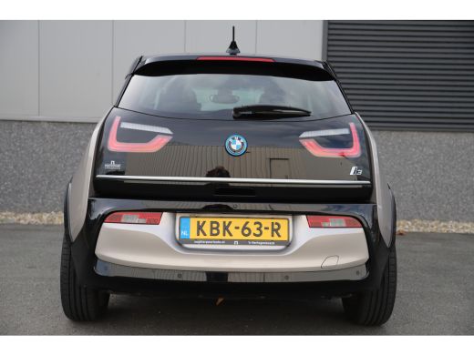 BMW i3 Executive 120Ah 42 kWh/Lodge/*Kashmir Silver*/2xAdaptive/Carplay/W-pomp/3-Fase ActivLease financial lease