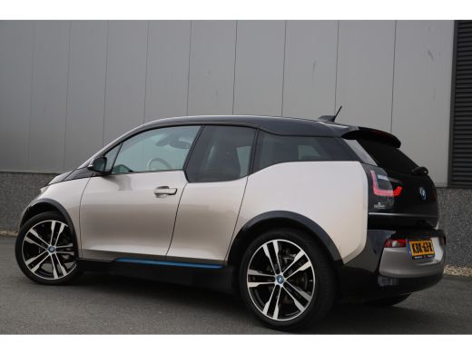 BMW i3 Executive 120Ah 42 kWh/Lodge/*Kashmir Silver*/2xAdaptive/Carplay/W-pomp/3-Fase ActivLease financial lease