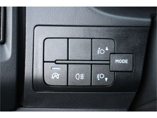 Citroën Jumper 2.2 BLUEHDI 140PK L3H2 3.3T | &euro; 7.300,- Voorraad Voordeel / NAVI / CLIMA / LED / PDC / BLUETOOTH ... ActivLease financial lease