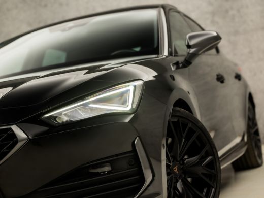 CUPRA Leon 2.0 TSI VZ Sport 301Pk Automaat (SCHUIFDAK, BLACK PACK, APPLE CARPLAY, STUUR/STOELVERWARMING, KUI... ActivLease financial lease