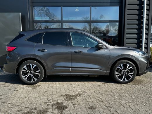 Ford Kuga 2.5 225 PK PHEV ST-Line | SOH 86,5%| TREKHAAK| ADAPTIEVE CRUISE CONTROL| STUUR, STOEL EN VOORRUIT... ActivLease financial lease