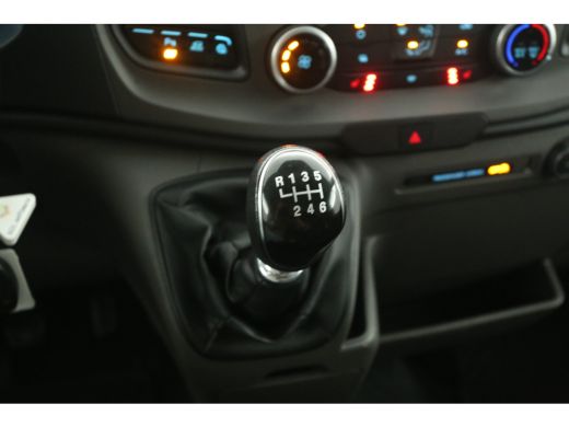 Ford Transit 2.0 TDCI L2H2 | Airco | Cruise | 2800kg Trekgew. | Trekhaak | 3 Zits | Parkeersens. | Stoelverw. ActivLease financial lease