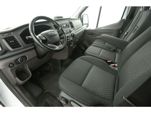Ford Transit 2.0 TDCI L2H2 | Airco | Cruise | 2800kg Trekgew. | Trekhaak | 3 Zits | Parkeersens. | Stoelverw. ActivLease financial lease