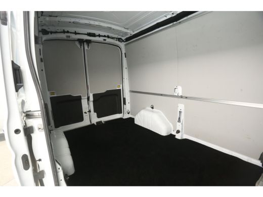 Ford Transit 2.0 TDCI L2H2 | Airco | Cruise | 2800kg Trekgew. | Trekhaak | 3 Zits | Parkeersens. | Stoelverw. ActivLease financial lease