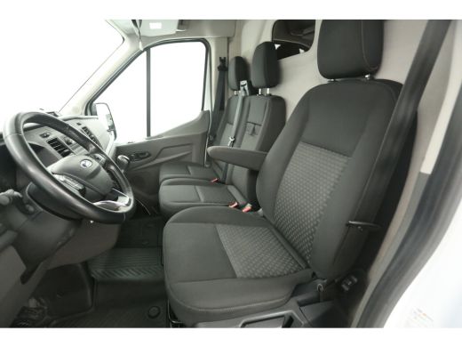 Ford Transit 2.0 TDCI L2H2 | Airco | Cruise | 2800kg Trekgew. | Trekhaak | 3 Zits | Parkeersens. | Stoelverw. ActivLease financial lease
