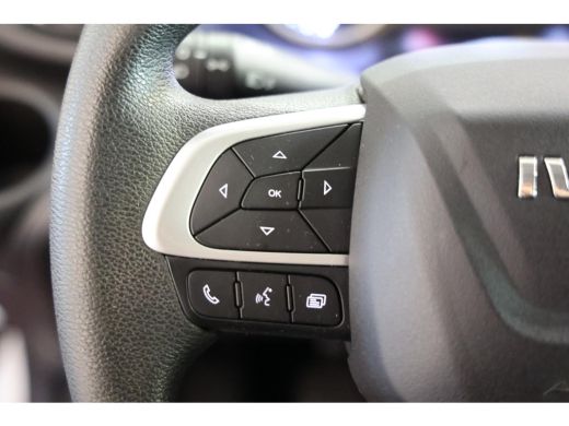 Iveco Daily 35C18HV 3.0 180PK L2H1 DUBBEL LUCHT ActivLease financial lease