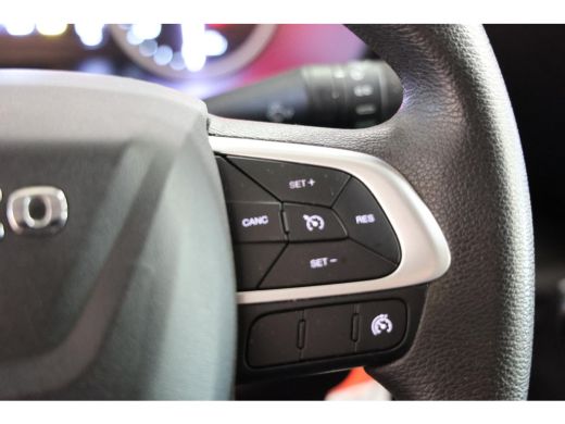 Iveco Daily 35C18HV 3.0 180PK L2H1 DUBBEL LUCHT ActivLease financial lease