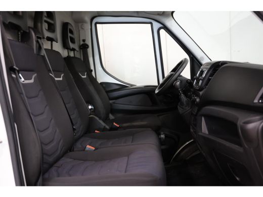 Iveco Daily 35C18HV 3.0 180PK L2H1 DUBBEL LUCHT ActivLease financial lease