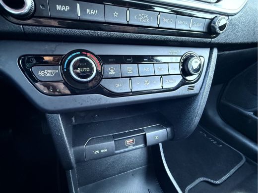 Kia e-Niro DynamicLine 64 kWh 3-Fase, Navi, Camera, Carplay, DAB ActivLease financial lease