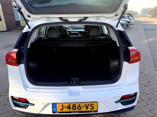 Kia e-Niro DynamicLine 64 kWh 3-Fase, Navi, Camera, Carplay, DAB ActivLease financial lease