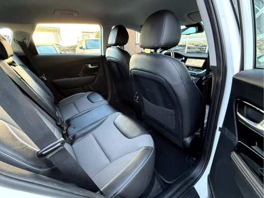 Kia e-Niro DynamicLine 64 kWh 3-Fase, Navi, Camera, Carplay, DAB ActivLease financial lease