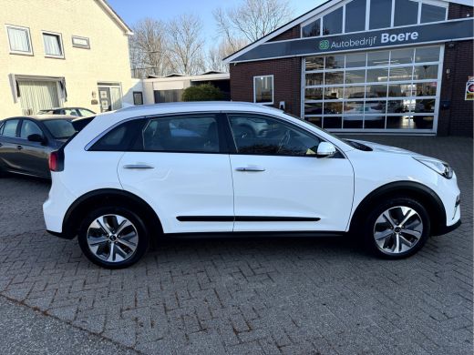 Kia e-Niro DynamicLine 64 kWh 3-Fase, Navi, Camera, Carplay, DAB ActivLease financial lease