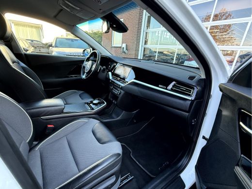 Kia e-Niro DynamicLine 64 kWh 3-Fase, Navi, Camera, Carplay, DAB ActivLease financial lease