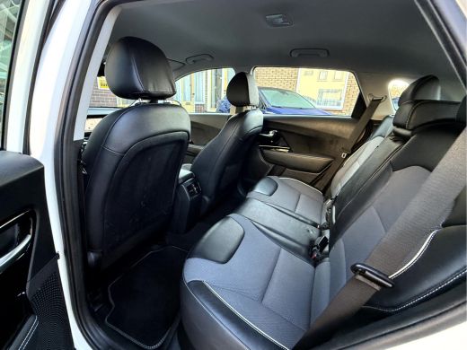 Kia e-Niro DynamicLine 64 kWh 3-Fase, Navi, Camera, Carplay, DAB ActivLease financial lease