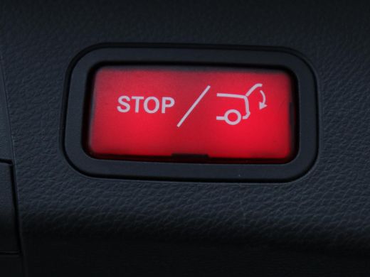 Mercedes-Benz C-Klasse 300e Business Solution Luxury | Leder | Stoelverwarming | Camera | Digital Cockpit | Park Assist ... ActivLease financial lease