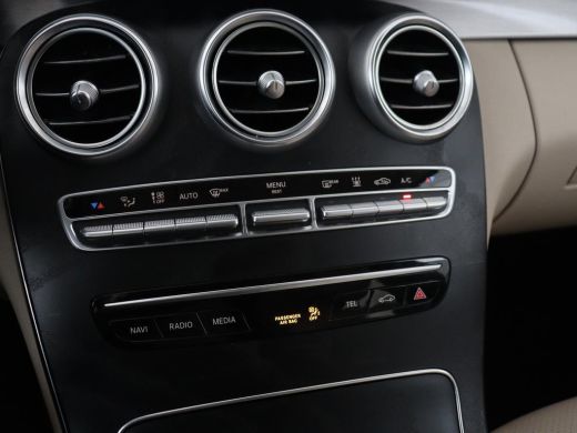 Mercedes-Benz C-Klasse 300e Business Solution Luxury | Leder | Stoelverwarming | Camera | Digital Cockpit | Park Assist ... ActivLease financial lease