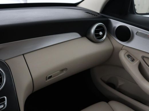 Mercedes-Benz C-Klasse 300e Business Solution Luxury | Leder | Stoelverwarming | Camera | Digital Cockpit | Park Assist ... ActivLease financial lease