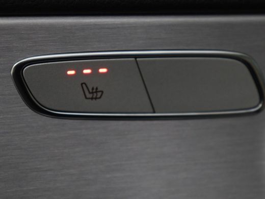 Mercedes-Benz C-Klasse 300e Business Solution Luxury | Leder | Stoelverwarming | Camera | Digital Cockpit | Park Assist ... ActivLease financial lease