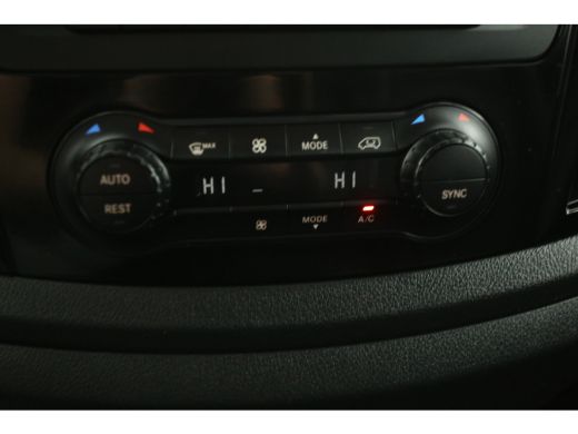 Mercedes-Benz Vito 119 CDI Lang | 191PK | Aut. | Clima | Adap.Cruise | Camera | Carplay | 3 Zits | Stoelverw. | Trek... ActivLease financial lease