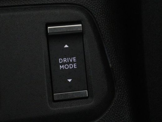 Opel Corsa-e GS Line 50 kWh | 3 Fase | Camera | Carplay | Dodehoek detectie | Cruise control | Full LED | Clim... ActivLease financial lease