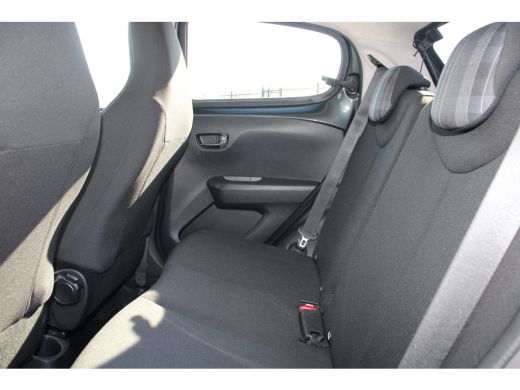 Peugeot 108 1.0 e-VTi Allure | Navi by app | Camera | Climate control | Lichtmetaal | Bluetooth | ActivLease financial lease